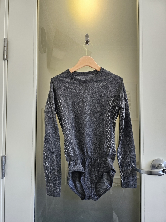 Figs Tops - FIGS Women's Charcoal Gray Seamless Long-Sleeve Bodysuit